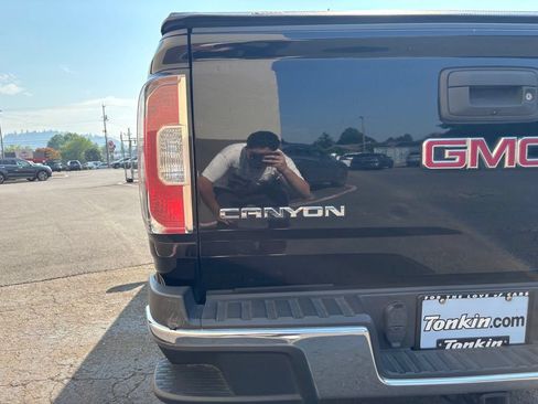 Used 2017 GMC Canyon SLT w/ Driver Alert Package AWD/4WD image 7