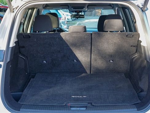 Used 2024 Nissan Rogue SV image 29