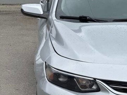 Used 2017 Chevrolet Malibu LT FWD image 24