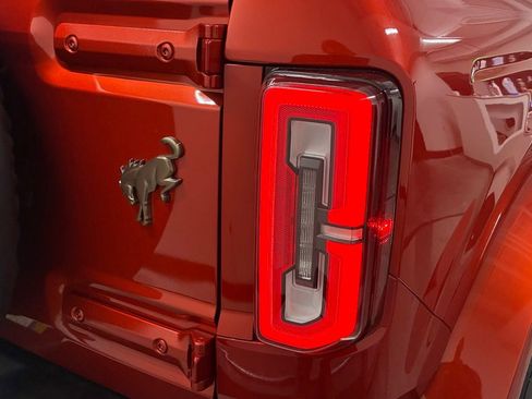 Used 2023 Ford Bronco Outer Banks AWD/4WD image 12