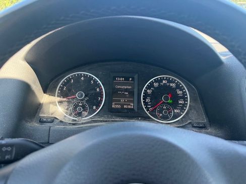 Used 2017 Volkswagen Tiguan Limited w/ Premium Package AWD/4WD image 9
