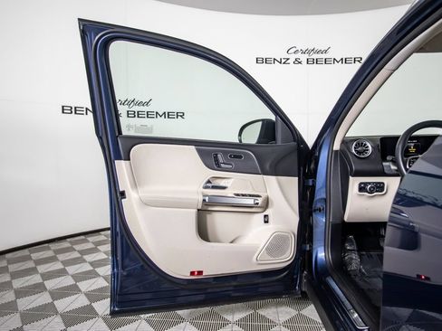 Used 2022 Mercedes-Benz GLB 250 w/ Premium Package Lite image 21