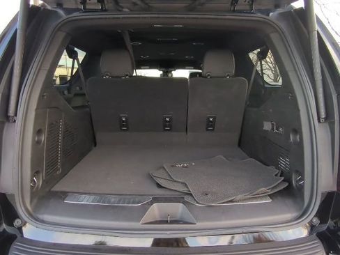 Used 2024 GMC Yukon XL Denali image 22