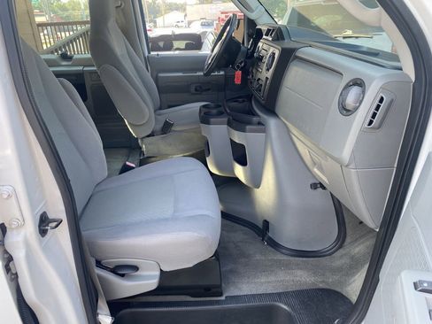 Used 2012 Ford E-350 and Econoline 350 XLT image 13
