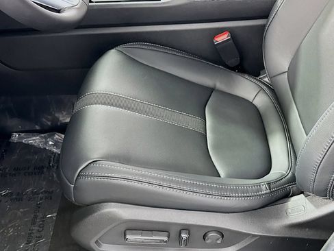 Used 2025 Honda Pilot EX-L image 17