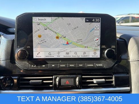 Used 2025 Nissan Pathfinder SL AWD/4WD image 21