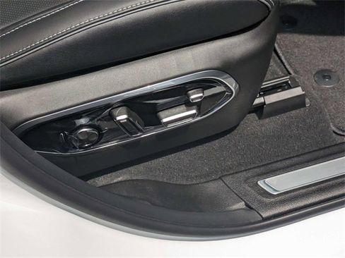 New 2024 Jeep Grand Cherokee Overland w/ Advanced Protech Group III image 39