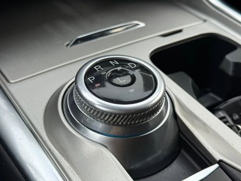 Used 2022 Ford Explorer XLT w/ Equipment Group 202A image 35