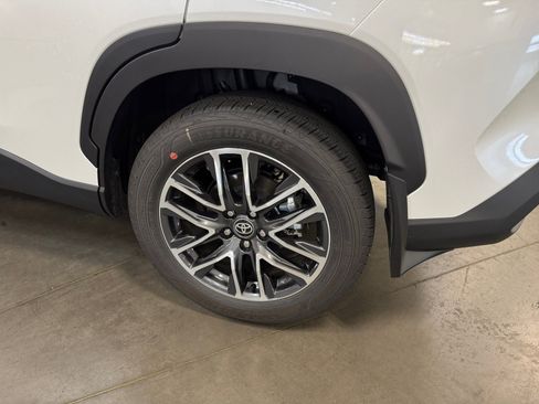 Certified 2026 Toyota Corolla Cross XLE w/ Convenience Package FWD image 26