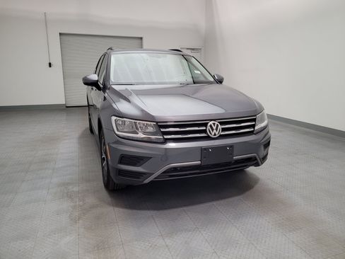 Used 2020 Volkswagen Tiguan SE w/ Panoramic Sunroof Package FWD image 14