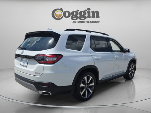 Used 2023 Honda Pilot Elite image 5
