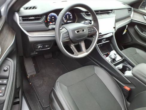 New 2026 Jeep Grand Cherokee L 4WD image 19