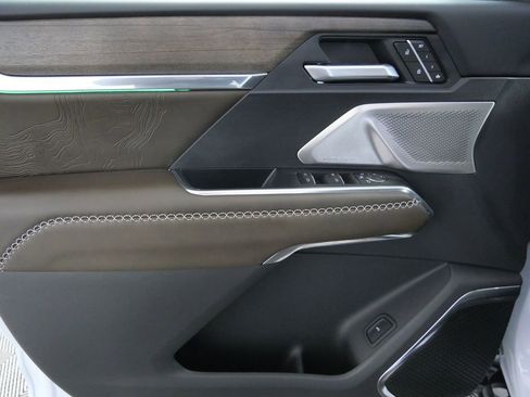 New 2026 GMC Acadia Denali Ultimate image 10