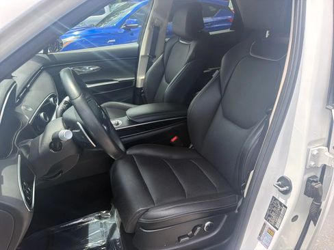 Used 2025 Genesis GV70 2.5T AWD/4WD image 10