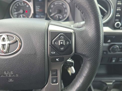 Used 2022 Toyota Tacoma SR5 AWD/4WD image 30