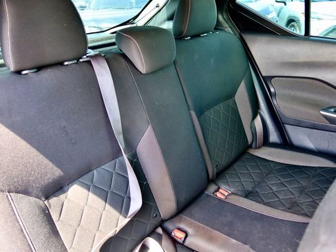 Used 2019 Nissan Kicks SV FWD image 13