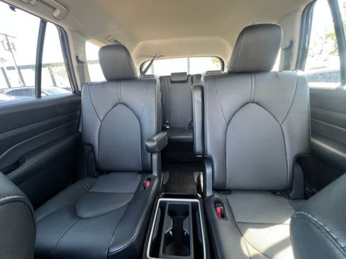 Used 2025 Toyota Grand Highlander FWD image 39