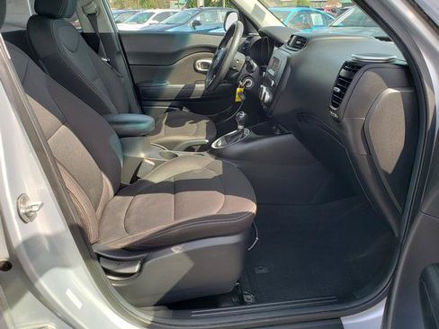 Used 2016 Kia Soul FWD image 17