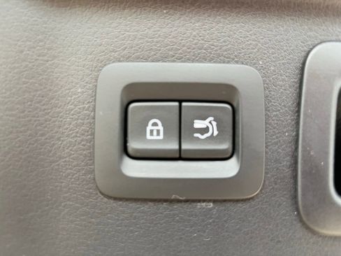 Used 2025 MAZDA CX-90 3.3 Turbo w/ Preferred Package image 33