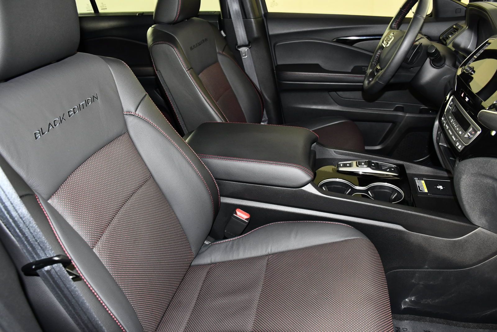 Used 2024 Honda Passport Black Edition image 44