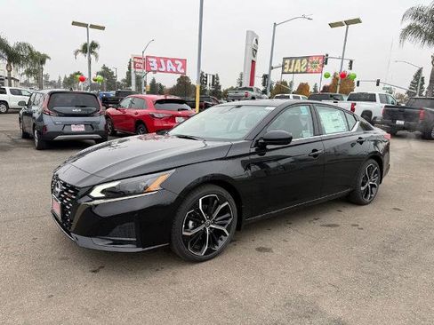 New 2025 Nissan Altima 2.5 SR w/ SR Premium Package image 3
