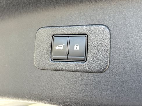 Used 2023 Nissan Armada SL image 26