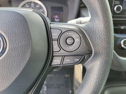 Used 2020 Toyota Corolla LE FWD image 23