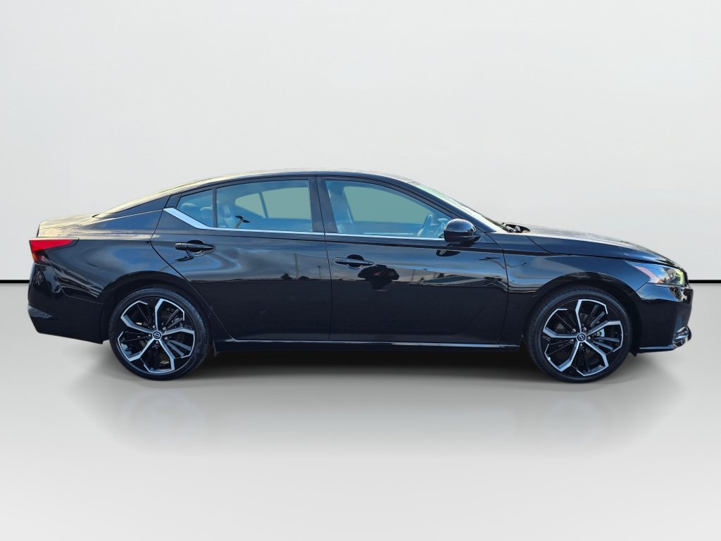 Used 2025 Nissan Altima 2.5 SR FWD image 6