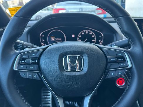Used 2018 Honda Accord Sport image 26