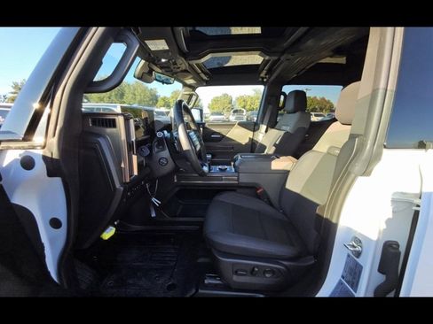 Used 2025 GMC Hummer EV 3X w/ LPO, Sport Package image 5