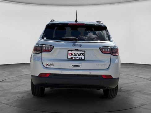 Used 2025 Jeep Compass Limited AWD/4WD image 8