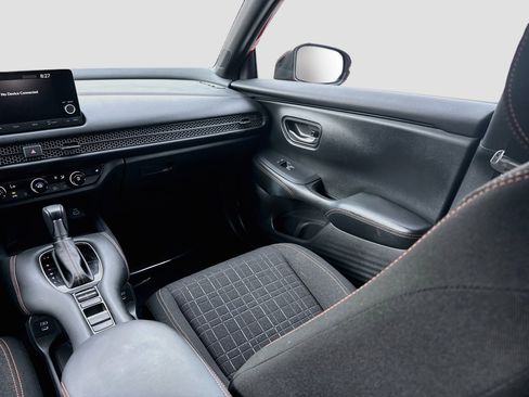 Certified 2024 Honda HR-V Sport image 21