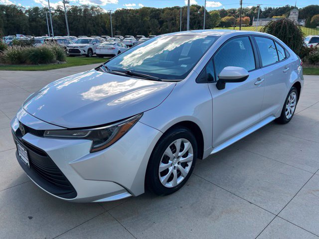 Used 2024 Toyota Corolla LE FWD image 3