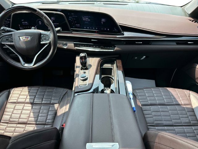 Used 2023 Cadillac Escalade ESV Premium Luxury Platinum AWD/4WD image 17
