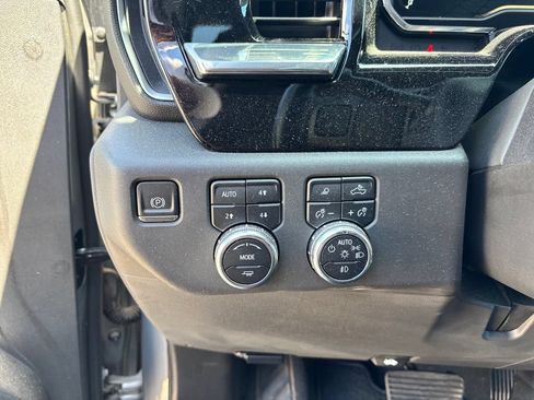 Used 2023 GMC Sierra 1500 SLT w/ X31 Off-Road Package AWD/4WD image 15