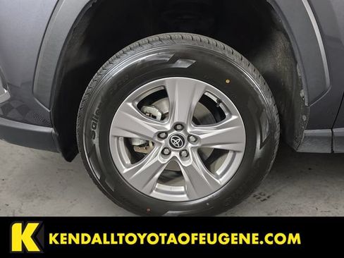 Used 2024 Toyota RAV4 XLE AWD/4WD image 9