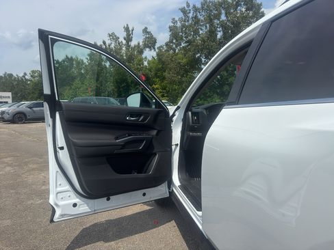 Used 2026 Nissan Pathfinder SL FWD image 19