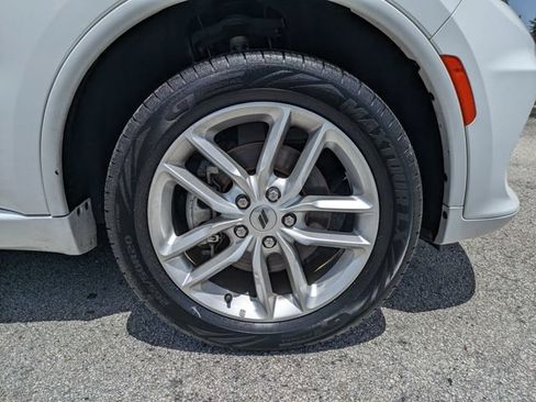 Used 2024 Dodge Durango GT AWD/4WD image 11
