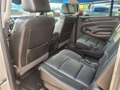 Used 2020 Chevrolet Suburban Premier image 4