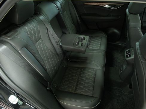 Used 2023 Buick Envision Avenir AWD/4WD image 19