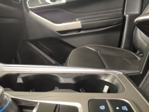 Used 2020 Ford Explorer XLT w/ Equipment Group 202A image 26