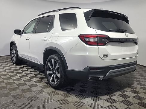 Certified 2023 Honda Pilot Touring image 10