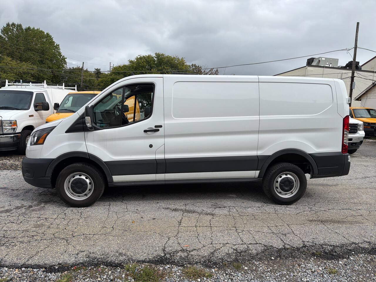 Used 2022 Ford Transit 250 Low Roof RWD image 8