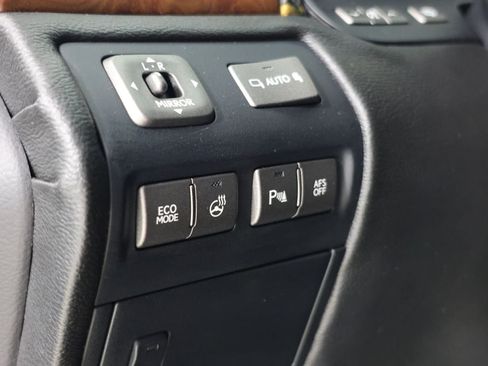 Used 2010 Lexus LS 460 RWD image 23