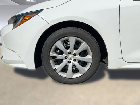 Used 2022 Toyota Corolla LE image 11