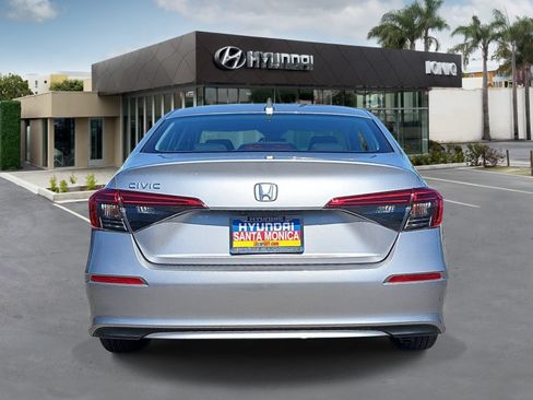 Used 2023 Honda Civic LX image 4
