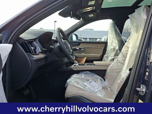 New 2026 Volvo XC90 B5 Plus image 9
