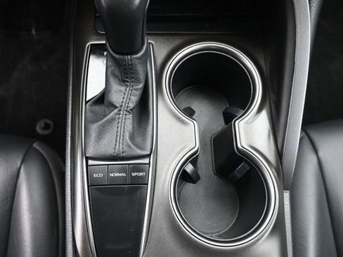 Used 2024 Toyota Camry SE FWD image 19