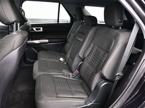 Used 2020 Ford Explorer XLT w/ Comfort Package image 12