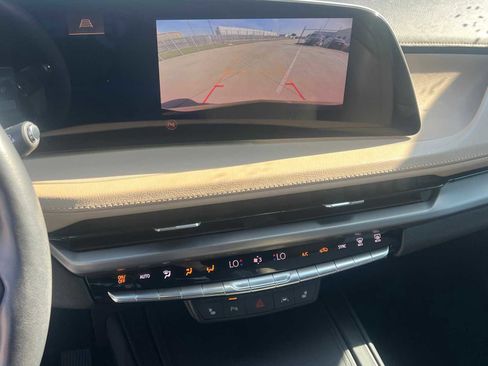 Used 2024 Cadillac XT4 Luxury w/ Cold Weather Package image 20